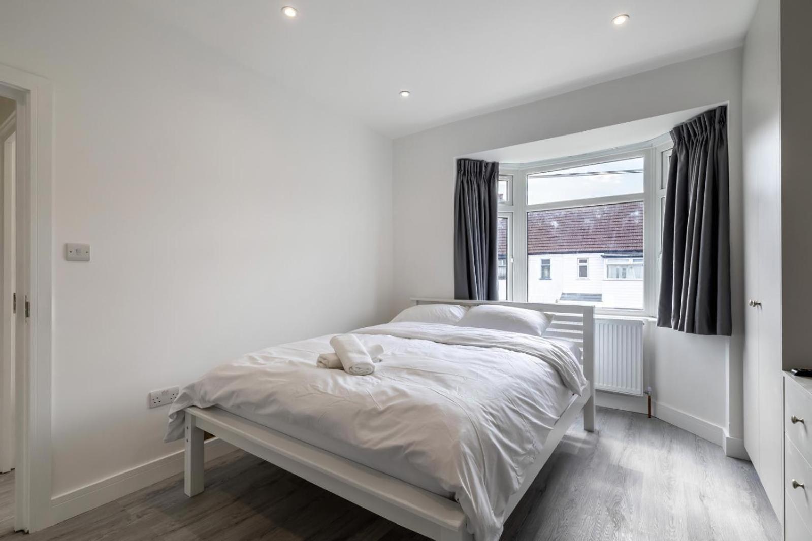 Modern Home With Driveway Parking For 2 Vehicles, Near Tottenham Hotspur Stadium, White Hart Lane Train Station Лондон Экстерьер фото